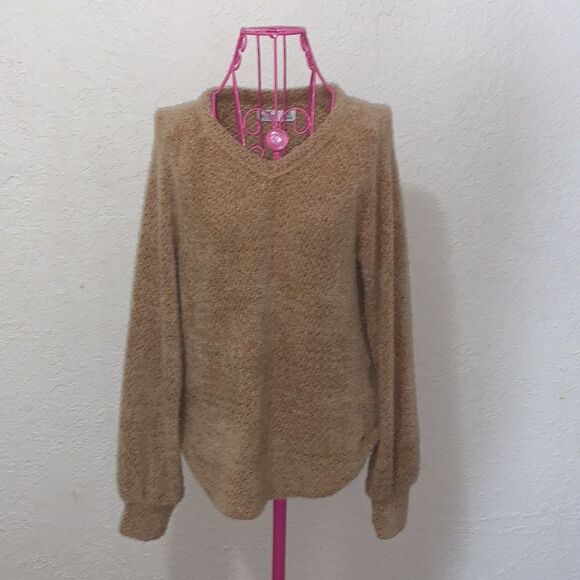 Hollister fuzzy brown sweater - Picture 3 of 16